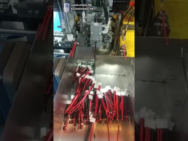 Máquina automática de cabezal único para pelar e insertar terminales