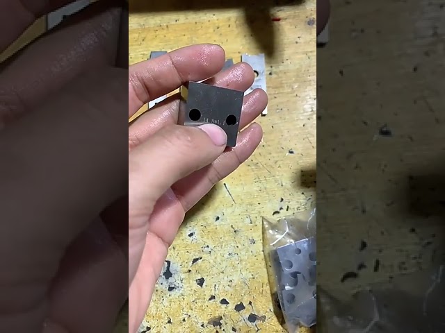 Cuchillas de crimpado para terminales de pala, conectores de prensado en frío y terminales de cobre sueltos | Máquinas aplicadoras automáticas