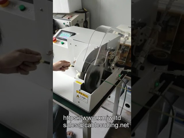 Máquina de bobinado y corte continuo de cinta PVC para cables y alambres