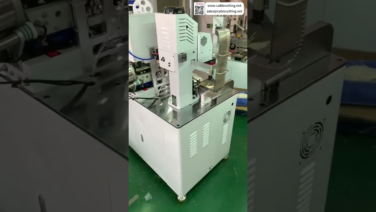 Sistema de producción industrial para inserción de conectores impermeables con doble crimpado y salida individual - Versión corta