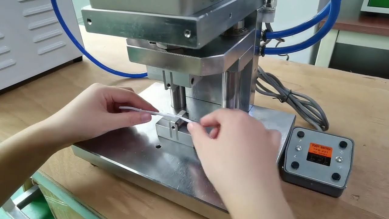 Semi Automatic Middle Stripping Machine Completes Stripping Action in the Middle Part of the Wire