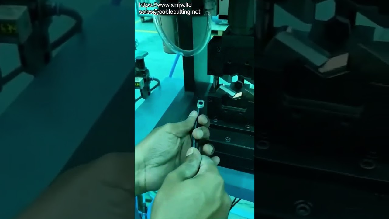 Máquina de crimpado para terminales de cables automotrices: engarce preciso y eficiente