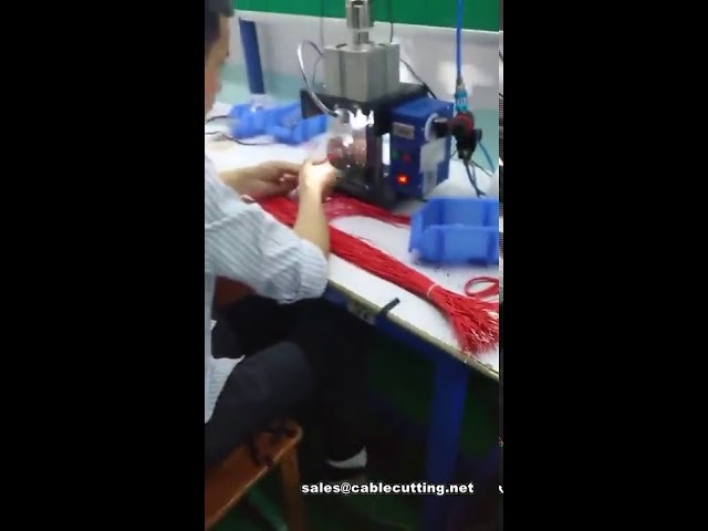 Máquina de crimpado de terminales preaislados y tubulares sueltos - Alta eficiencia industrial