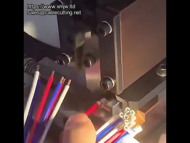 Máquina crimpadora automática de terminales tubulares con alimentación por disco vibratorio